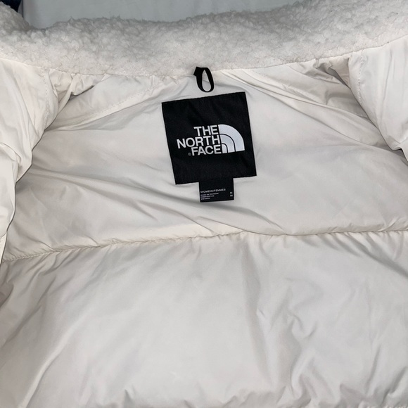 NORTH FACE PUFFER BRAND NEW - Picture 2 of 3